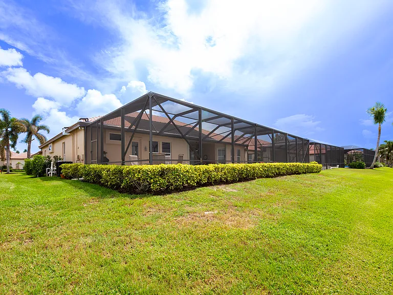 923 SW Grand Reserves Blvd — Photo 67