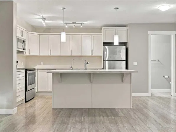 319 S Redstone Vw NE, Calgary, AB T3N 0M9