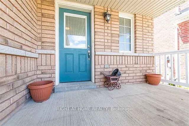 780 Ormond Dr — Photo 3