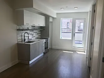 Rented by Lucky Apt Inc