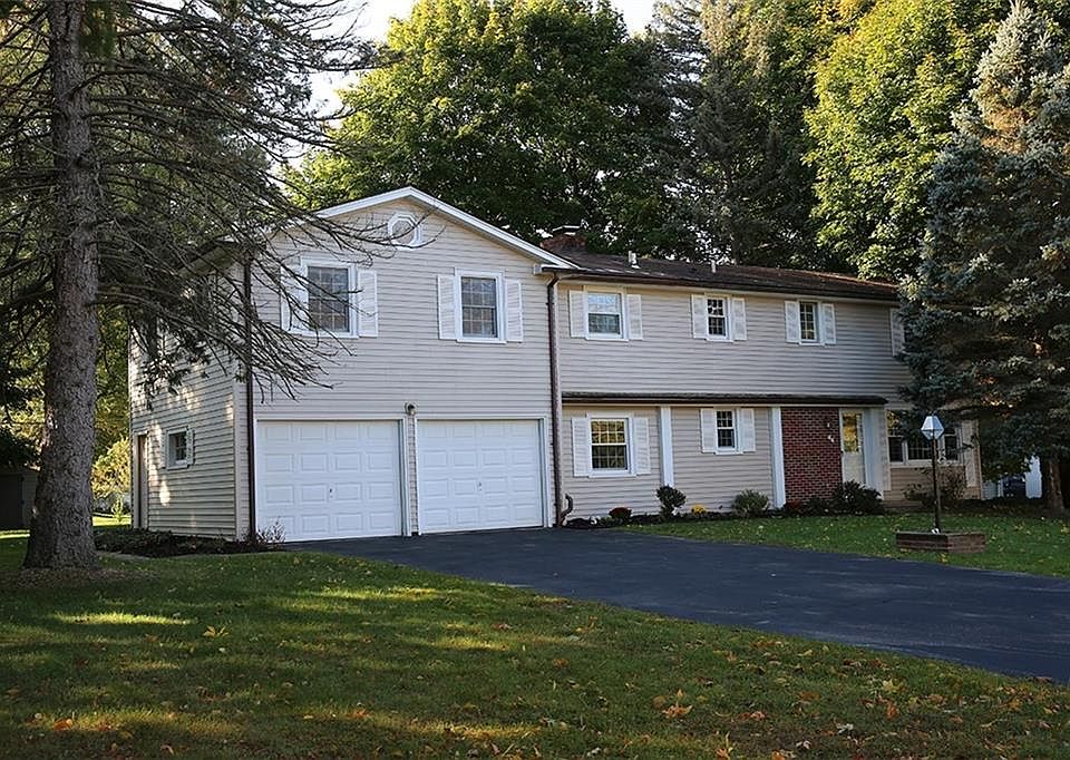 1st image of 64 Parkridge Dr