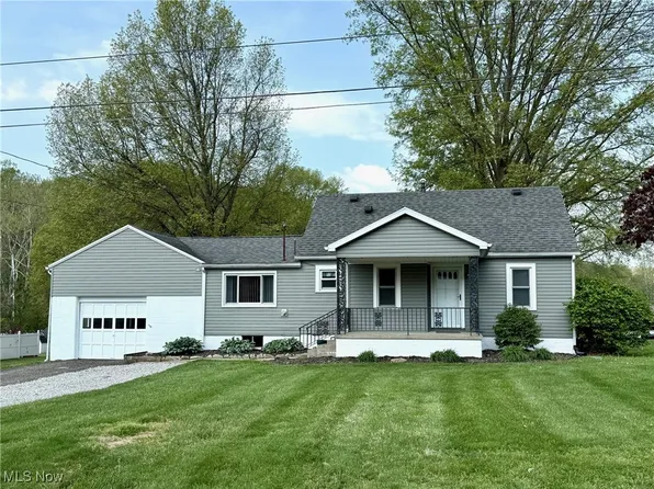 967 Braun Rd, Belpre, OH 45714