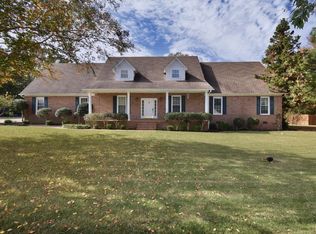 347 Shadow Ridge Dr, Jackson, TN 38305