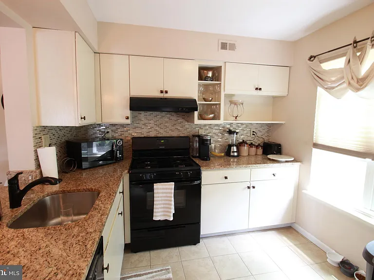 607A Trescott Pl #A — Photo 3