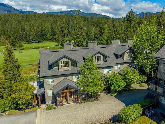 3rd image of 4644 Blackcomb Way #5