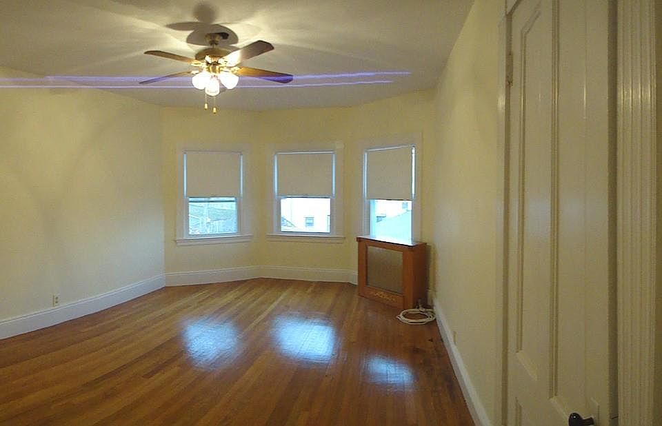 1st image of 104 Campbell Ave #2