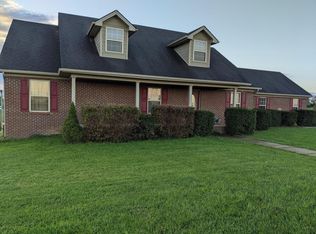 800 Colleton Ct, Berea, KY 40403
