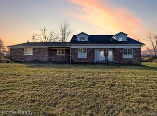 25441 Lois Ln, Southfield, MI