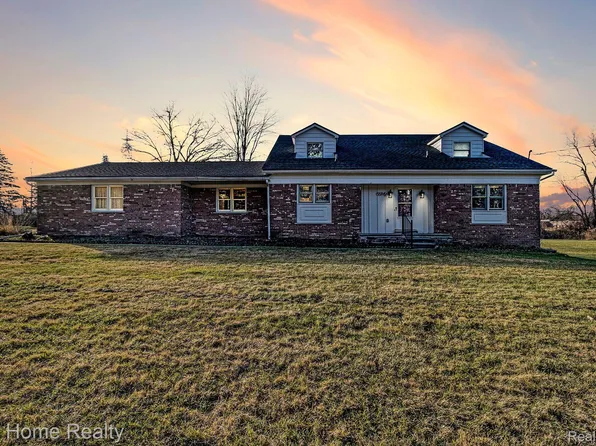 25441 Lois Ln, Southfield, MI 48075