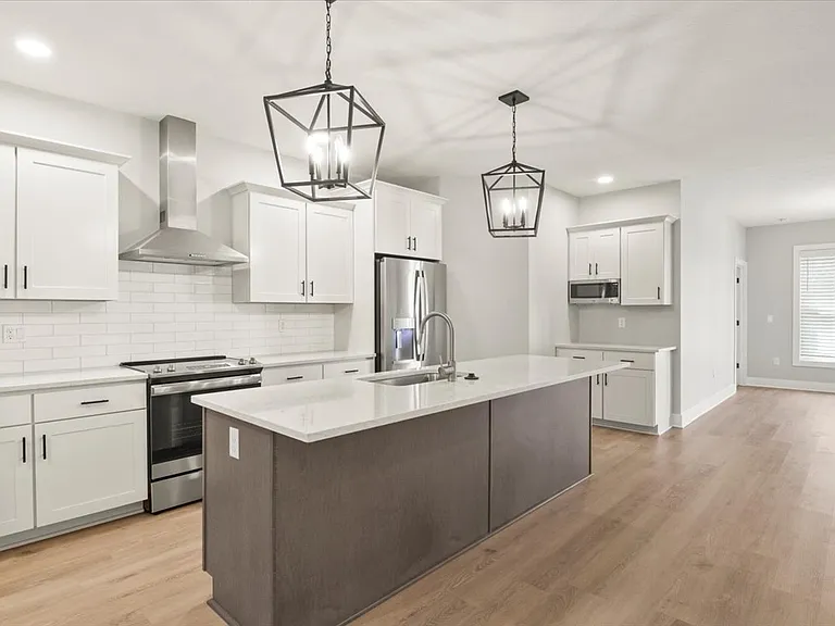 Parker Place — Photo 166