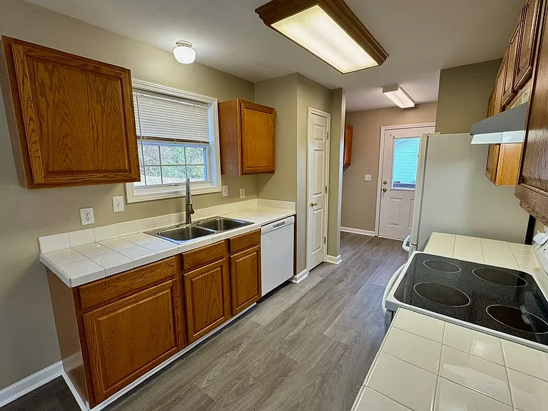 828 Mulberry Dr — Photo 33