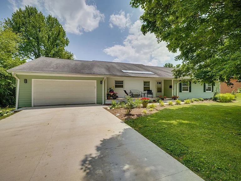 1314 Woodland Ave — Photo 2