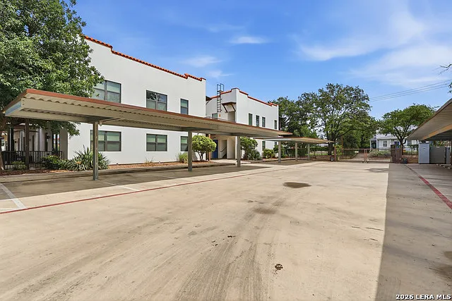1542 N Alamo St #201 — Photo 37