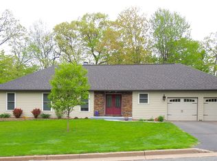 3806 Woodcrest Ct, Eau Claire, WI 54701
