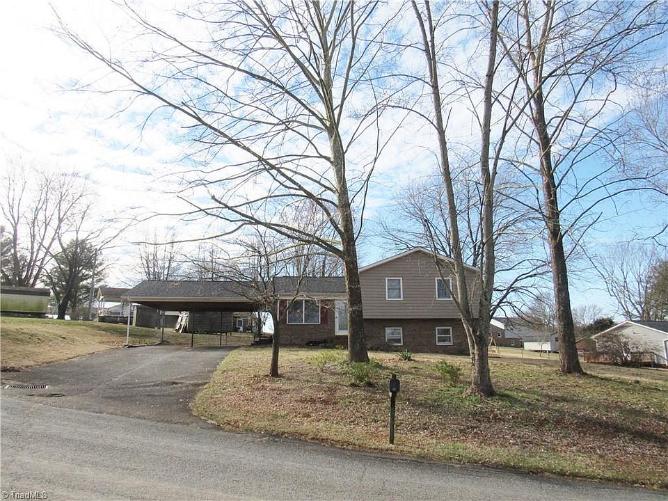 1st image of 257 Woodcreek Dr