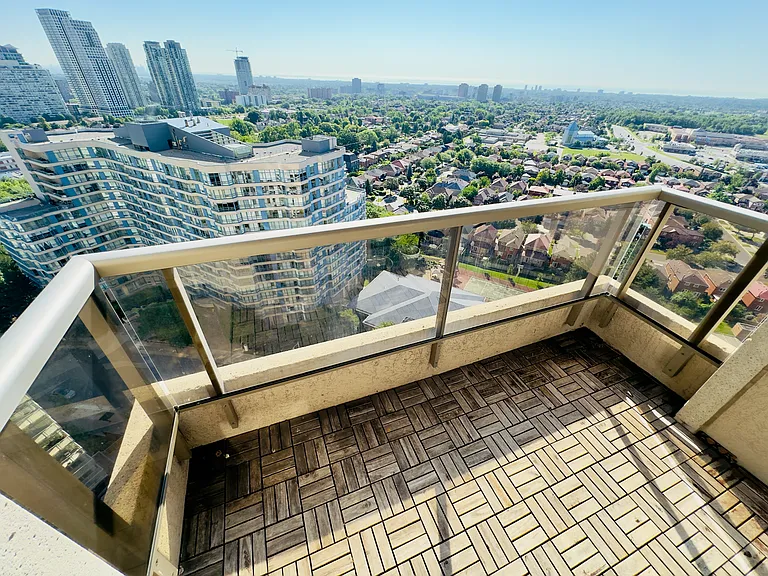 3880 Duke Of York Blvd — Photo 5