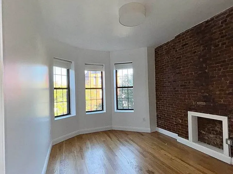 70 Herkimer St #4 — Photo 5