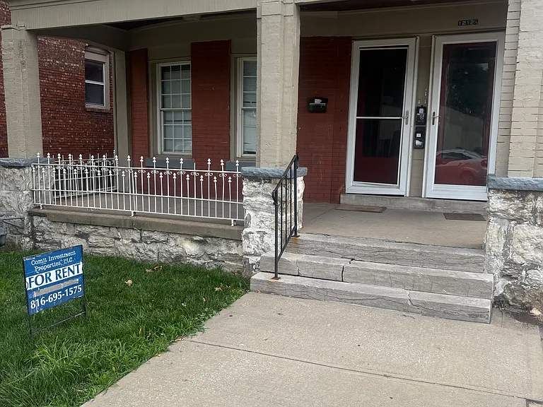 1212 Benton Blvd — Photo 2