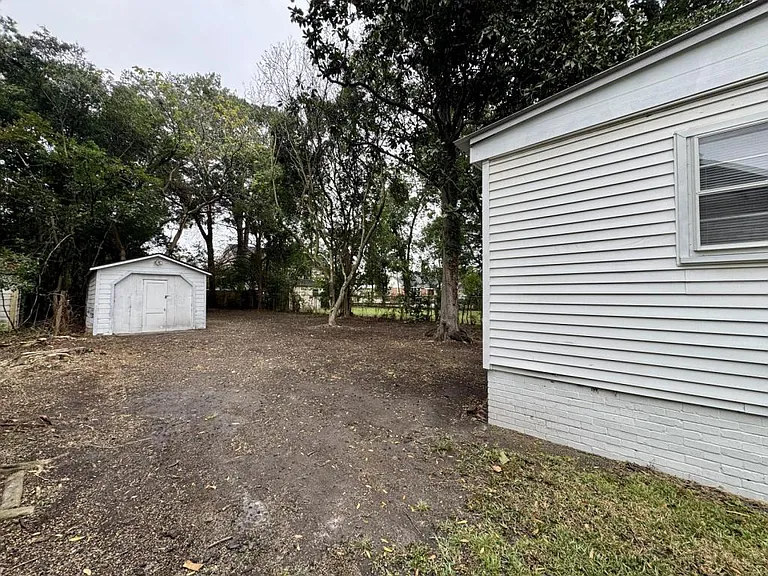 109 Winston St — Photo 33