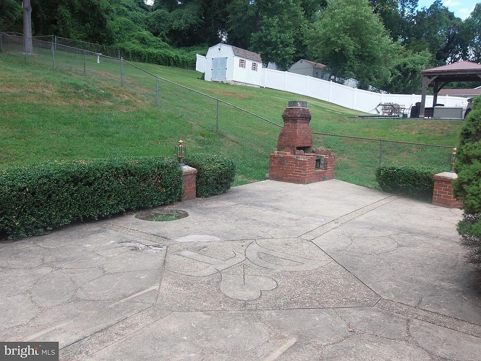 2nd image of 7907 Prentice Ct