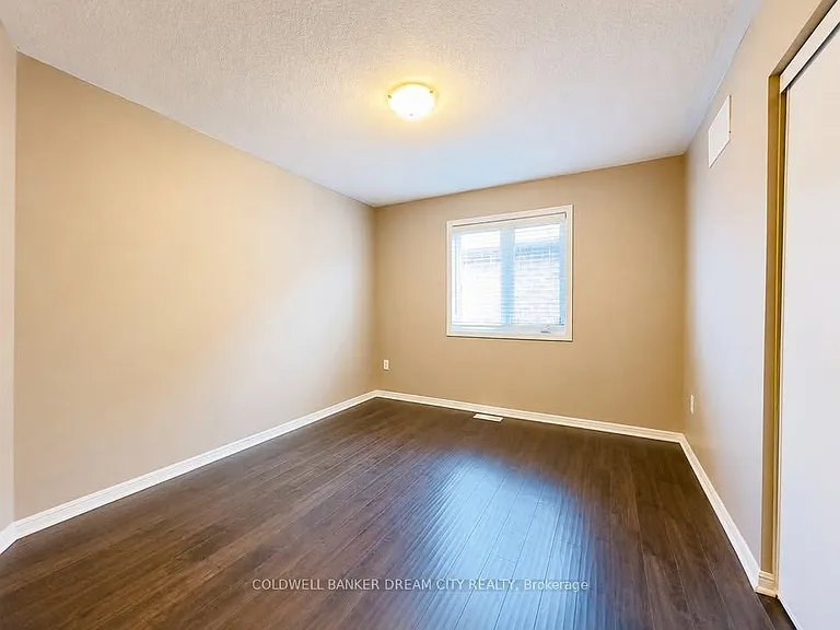 1124 Solomon Ct — Photo 8
