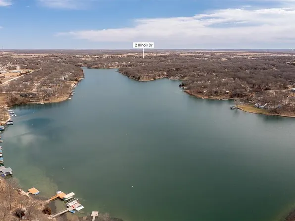 2 Illinois Dr, Linn Valley, KS 66040