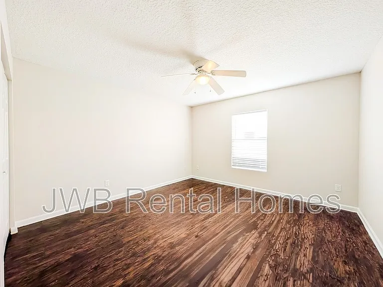 4372 Melissa Ct W — Photo 5