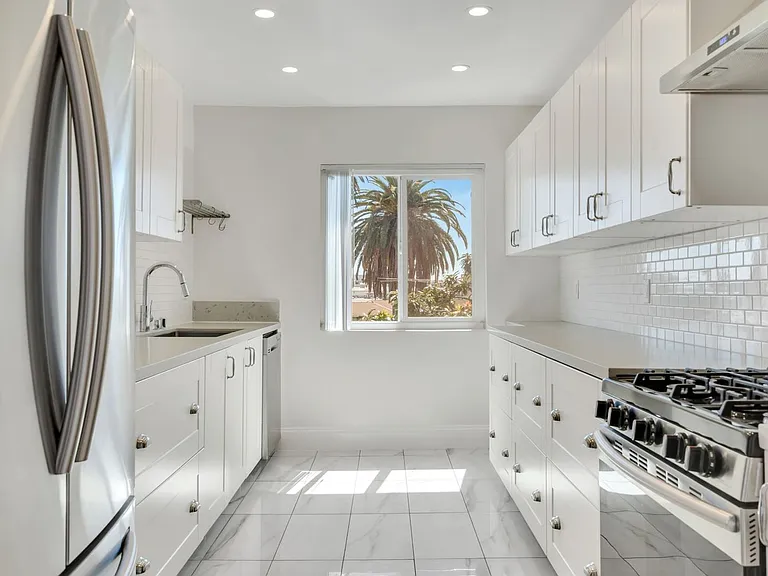929 S Bedford St — Photo 3