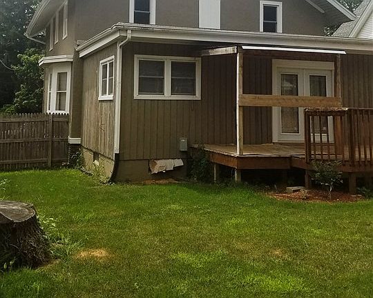 3rd image of 324 Washington St