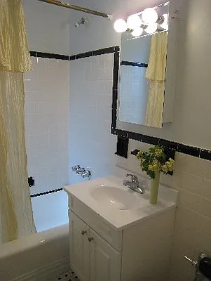 Rented by Green Line Realty | media 18