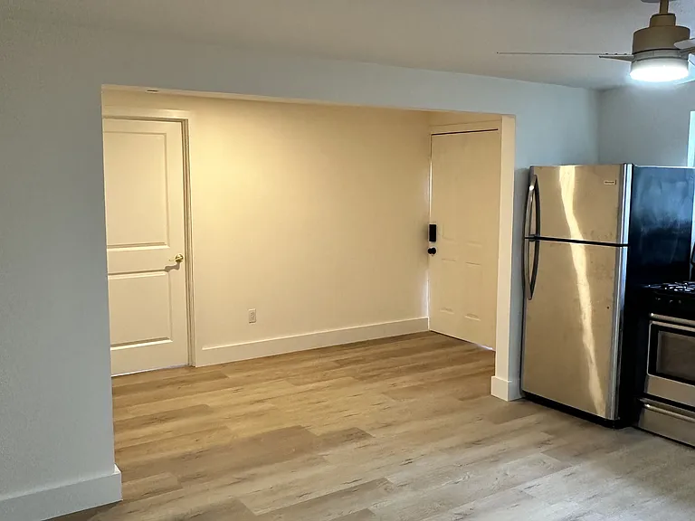 410 Randall St #9 — Photo 3