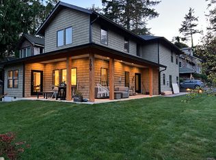309 W 6th St, Cannon Beach, OR