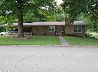 1417 4th St, Clay Center, KS 67432