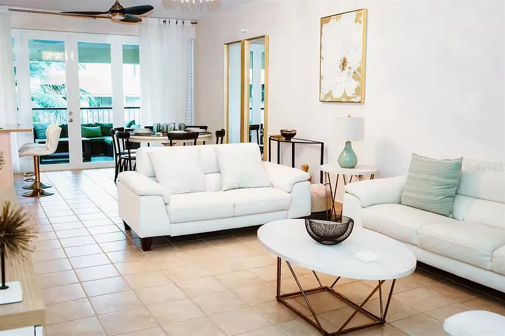 3 bed, 2.0 bath, 1896 sqft, $3,400 — Photo 1