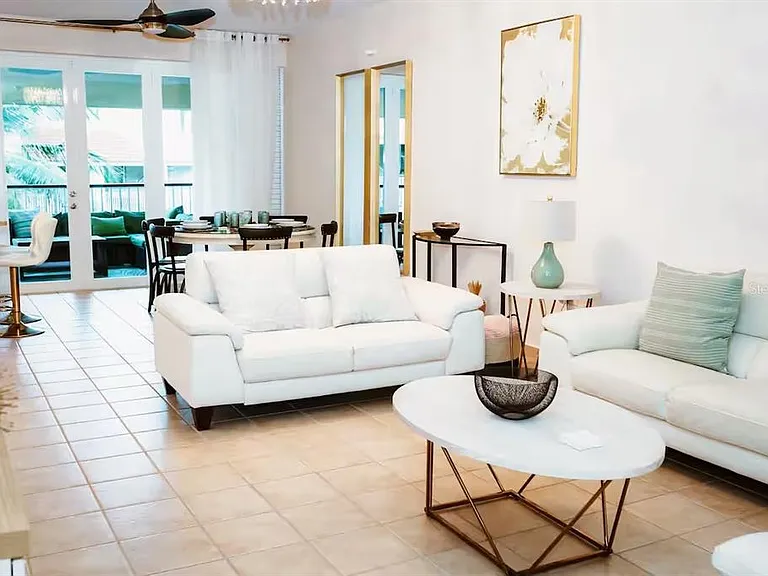 180 Palmas Dr #27C — Photo 1