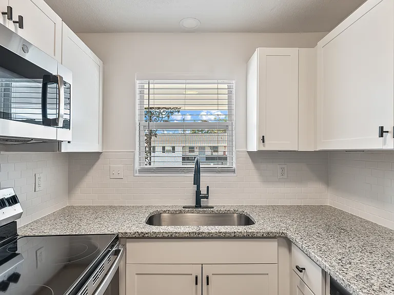 1819 Clements Ave #D103 — Photo 1