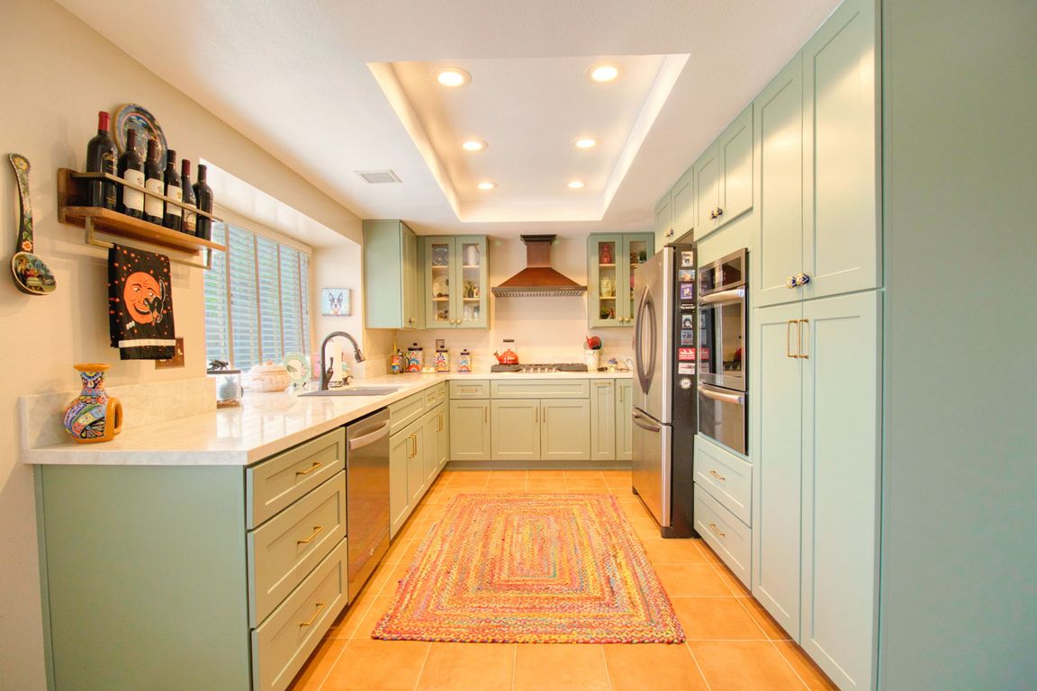 next background image