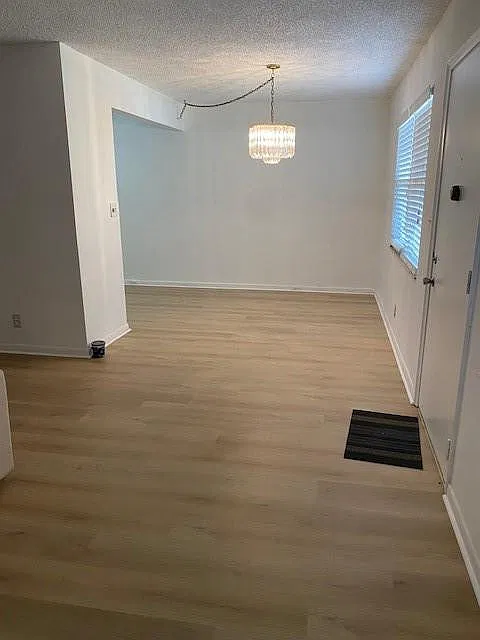 2 bed, 2.0 bath, 1002 sqft, $1,750 — Photo 3