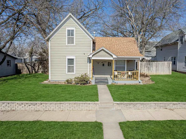 219 NE 7th St, Abilene, KS 67410