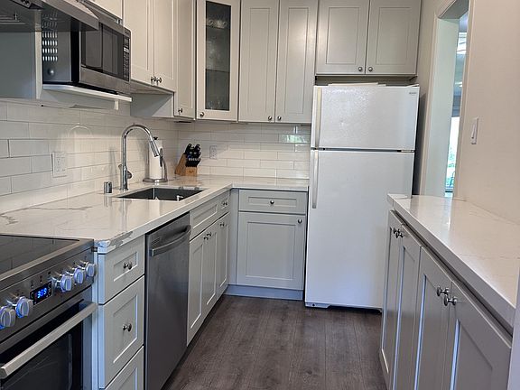 3rd image of 814 N Delaware St APT 207