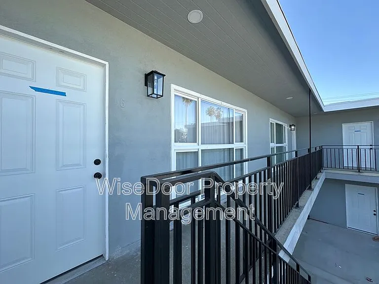 10392 Lampson Ave — Photo 15