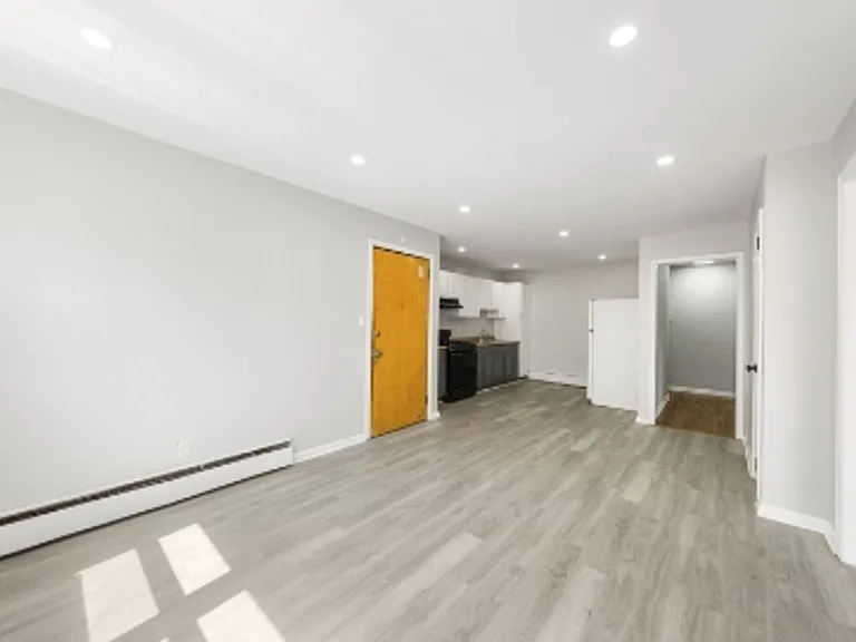 1213 Roselle St — Photo 6