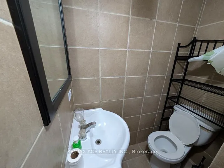 23 Riviera Dr #BASEMENT — Photo 9