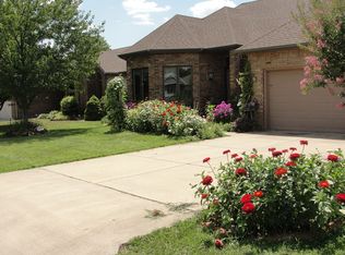 1730 W Westview St, Springfield, MO 65807