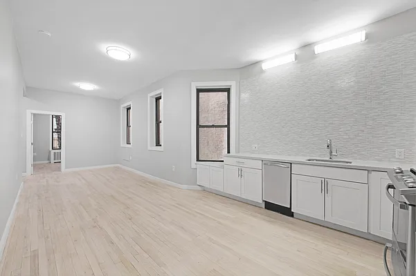 Rented by Tourma Realty LLC | media 14