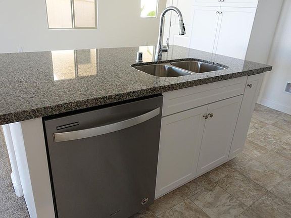 4th image of 15776 Molly Ave