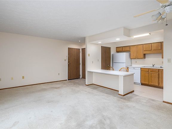 4th image of 207 Clubhouse Dr