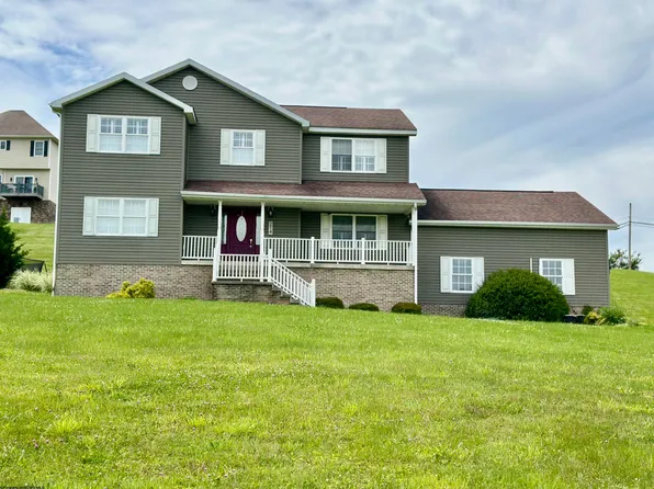 214 Evergreen Dr, Grafton, WV 26330