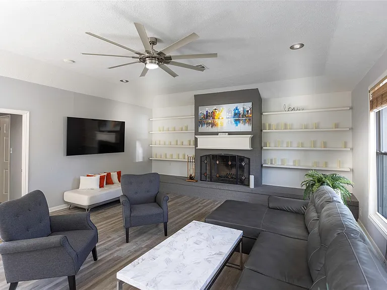 230 White Cedar St — Photo 4