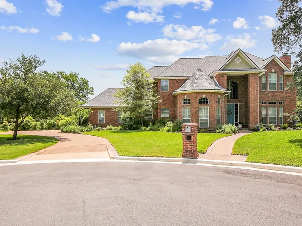 1402 Millcreek Ct, College Station, TX 77845